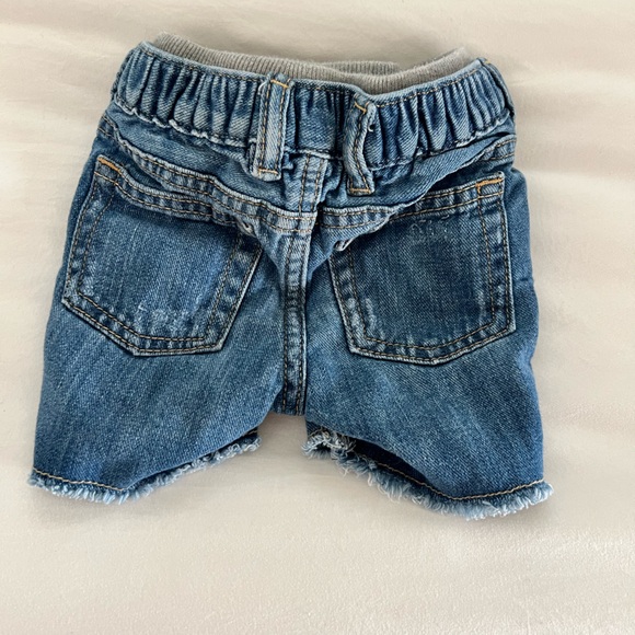 Gap baby Jean shorts - Picture 2 of 4